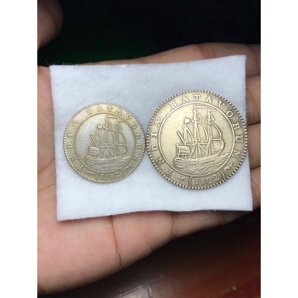 Koleksi Indie Batav 1820 Setengah dan 1 Gulden Sepasang
