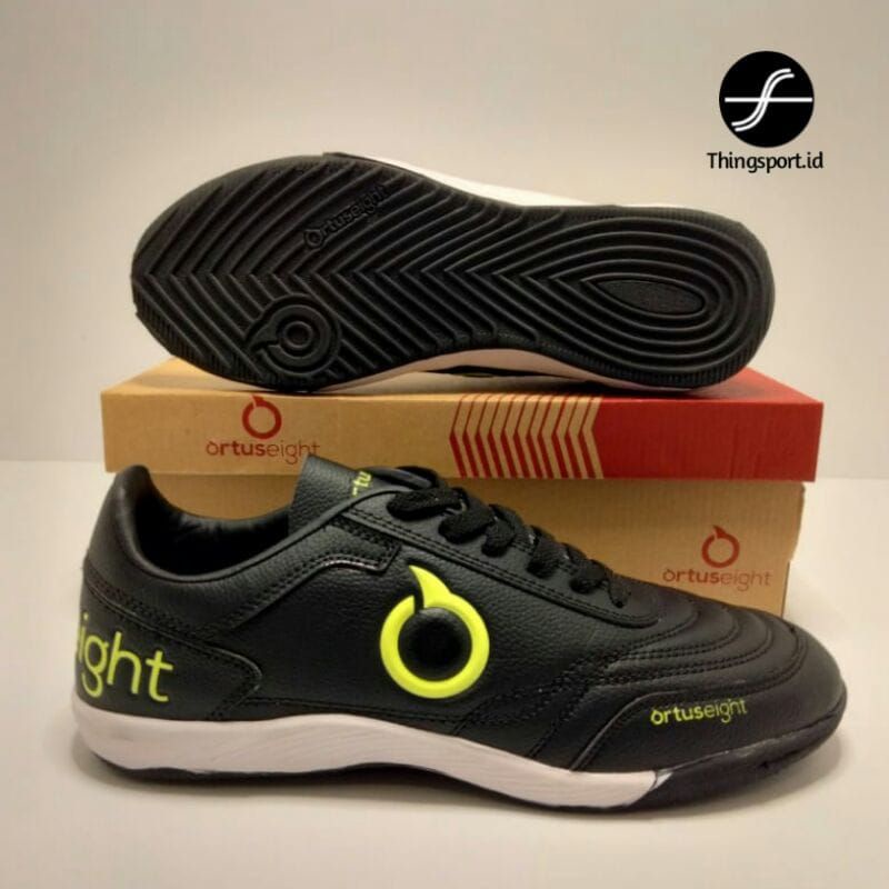Sepatu Futsal Ortus Roulette Warna Hitam Free Kaos Kaki & Deker