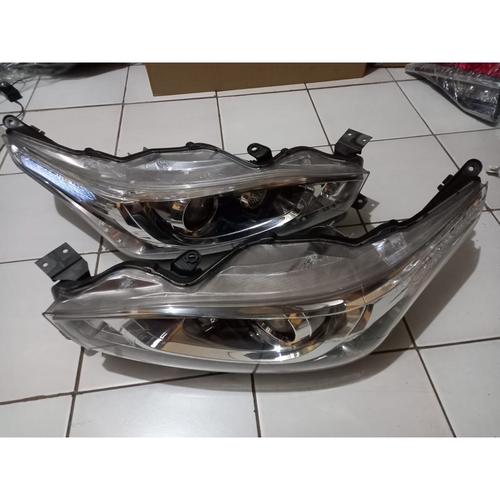 Head Lamp Toyota YARIS 2016 set