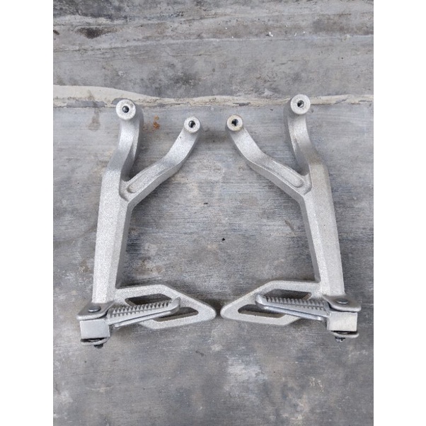 postep footstep belakang yamaha R15 v3 original second utuh mulus