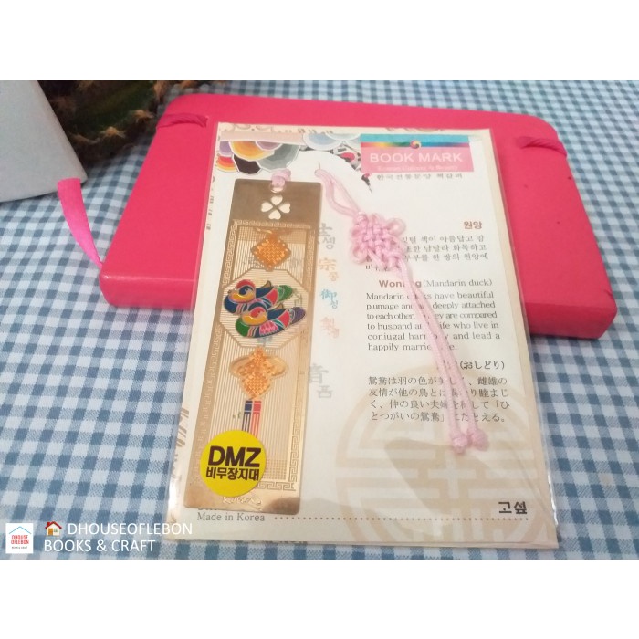 

Terlaris Bookmark / Pembatas Buku Metal Korea Ori Motif Campur