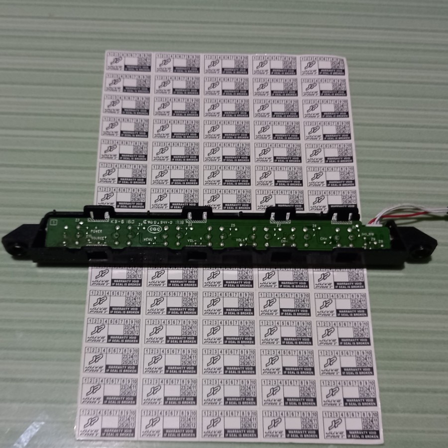 Tombol TCL L24D3200 24D3200