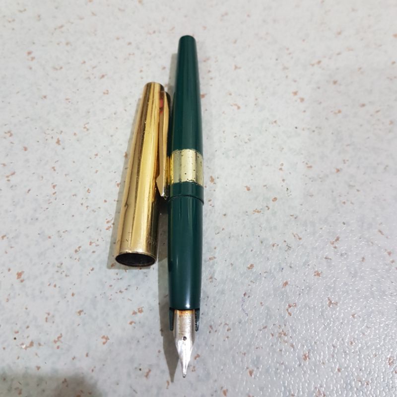 Pulpen Fountain Pen Vintage Pilot Jepang nib M Hijau Lumut