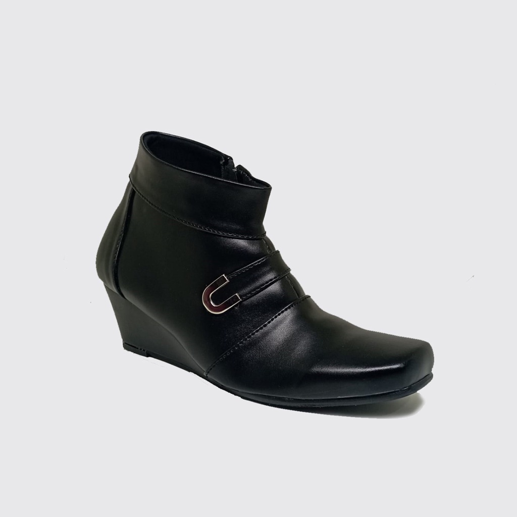 Kulit Black Hak Wedges Big Size 40-45 Sepatu Boots Pantofel Wanita Ukuran Jumbo Kaki Besar