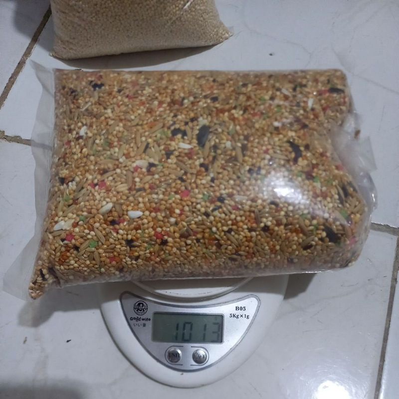 Pakan Ternak Lovebird