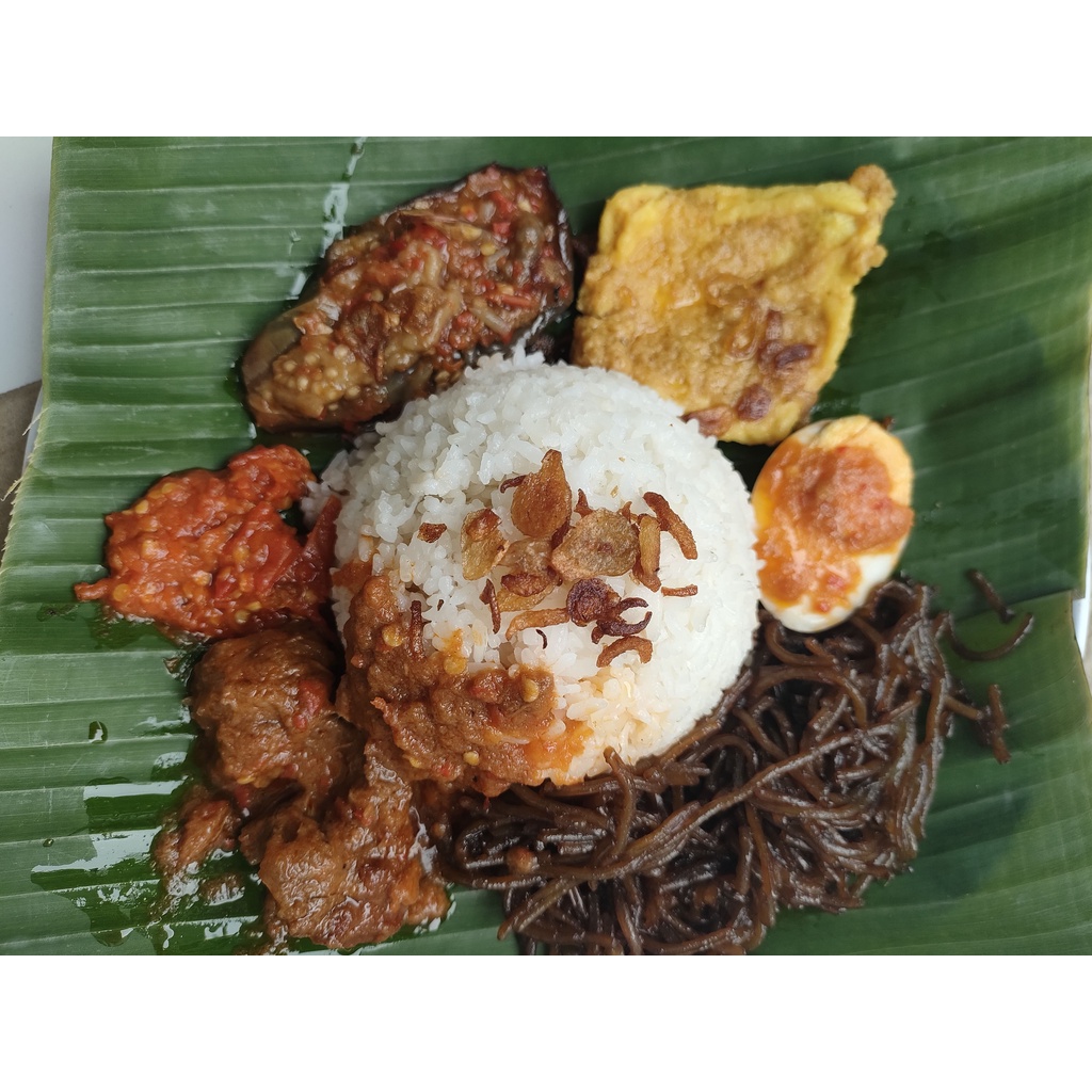 

Nasi campur daging krengsengan khas madura