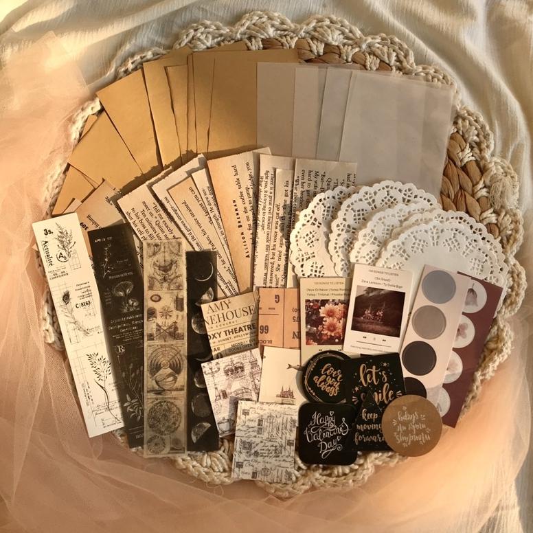 

4.4 FLASH SALE ‼️READY STOCK ‼️(TERMURAH) JOURNAL KIT VINTAGE jurnal kit journal bujo penpal dekorasi diary notebook scrapbook diy bullet journal lucu aesthetic