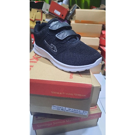 sepatu sekolah anak new era terbaru kretek uk 34 - 37