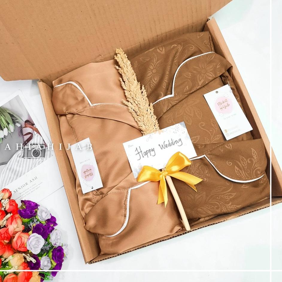 

➣ Hampers Wedding Set Piyama Couple / Kado Pernikahan / Hadiah anniversary pasangan ✥