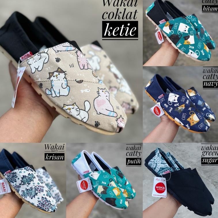 NEW STOCK Sepatu slip on wakai best seller motif original