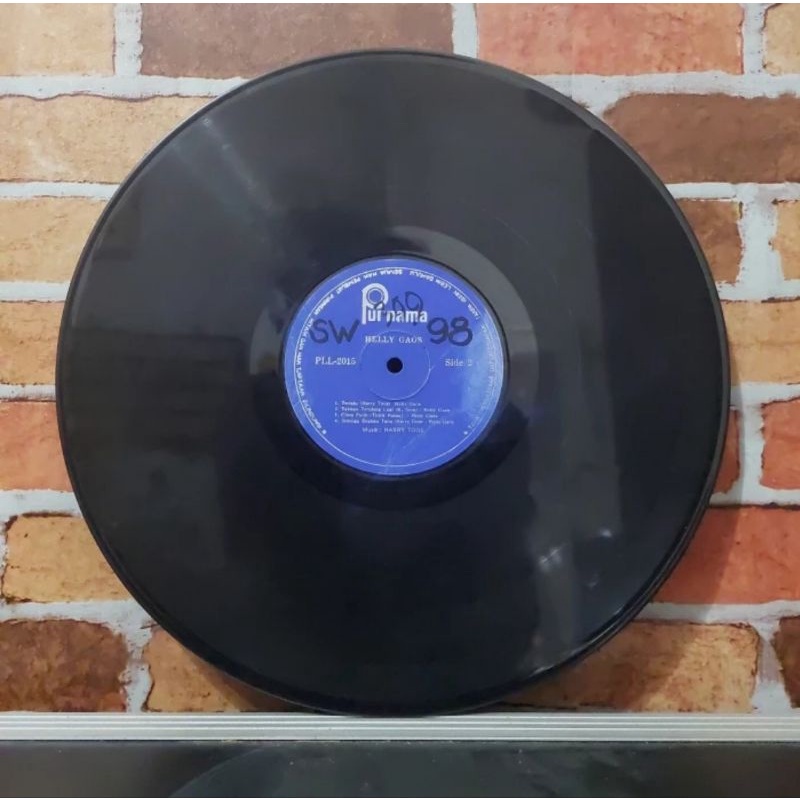 Vinyl Piringan Hitam PH 12 inch Helly Gaos-Sebuah Penyesalan