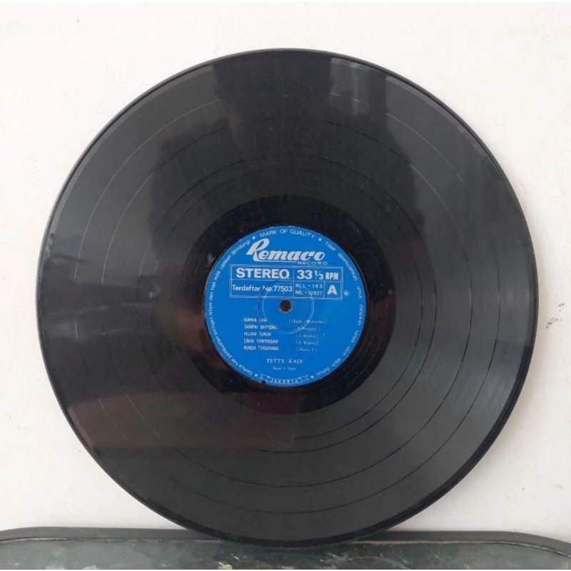 Vinyl Piringan Hitam 12 inch Tetty Kadi - Kapan Lagi