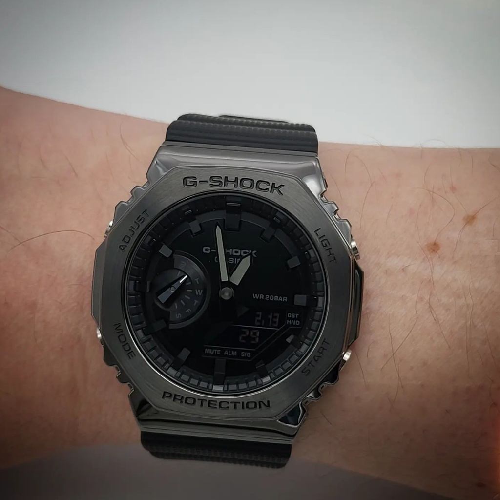 Jam Tangan Casio G-Shock Pria G-Shock Analog Digital Metal Covered GM-2100 Fullblack