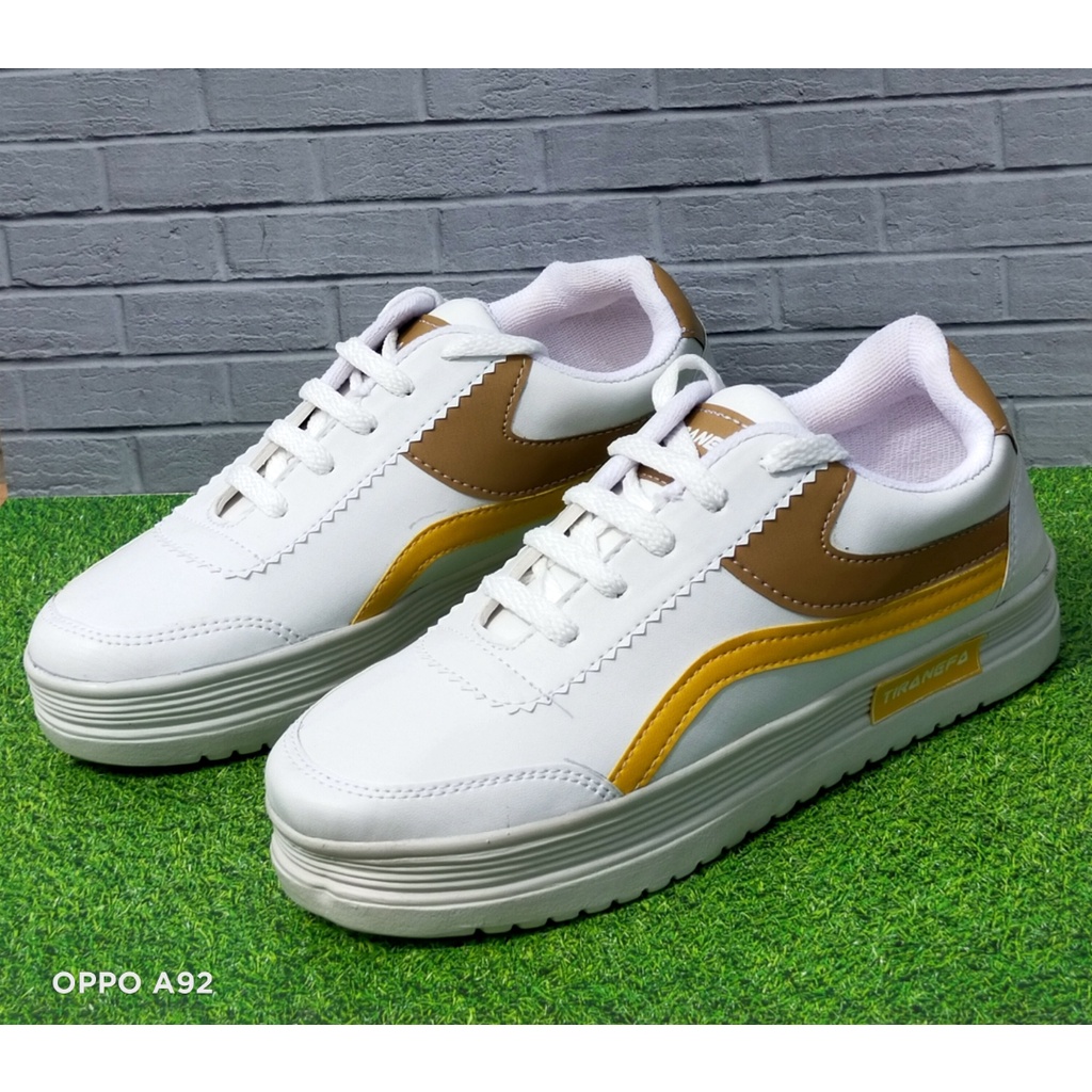 Sepatu Sneakers Wanita Sport Shoes White