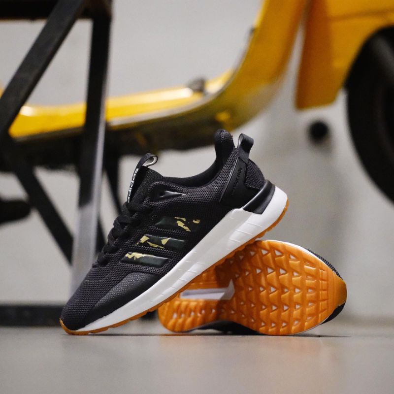 Adidas Questar Ride &quot;Black Camo Gum&quot;