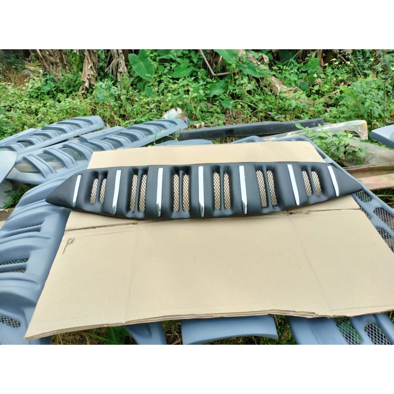 grill Apollo Nissan march