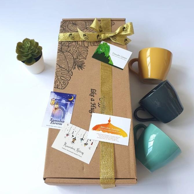 Hampers Parsel Hadiah Lebaran/Idul Fitri Tea Set Keramik