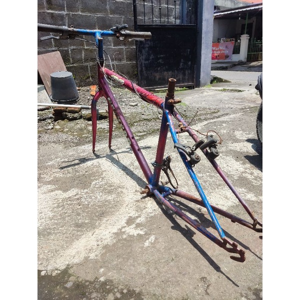 sepeda Polygon lawas warna pink bekas kondisi utuh frame fork stang ukuran 26