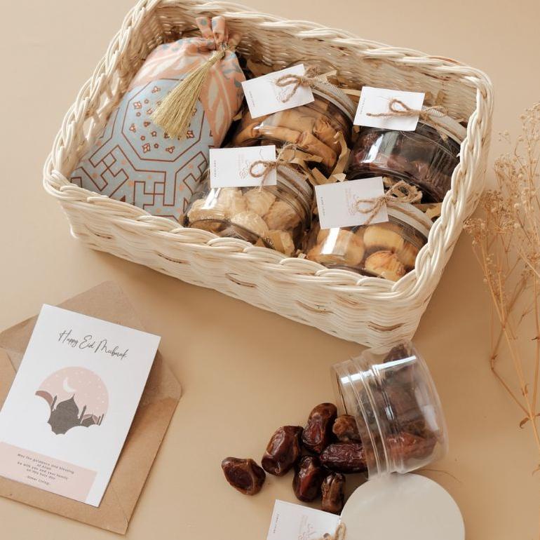 

Produk - Hampers Lebaran /Kue Kering /Parsel Lebaran /Kado Lebaran /Hampers /Ied Hampers Promo Best Seller!!