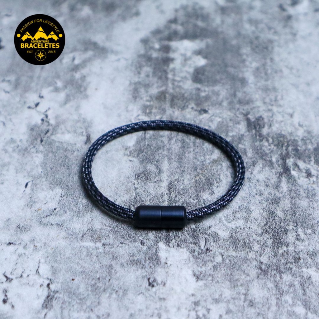 Gelang Tali Paracord 4mm Pria Wanita Premium Simple 1 Layer Spacer Aluminium Buckle Casual Simpel Elegan Bracelet Couple Classy Warna Hitam Unisex