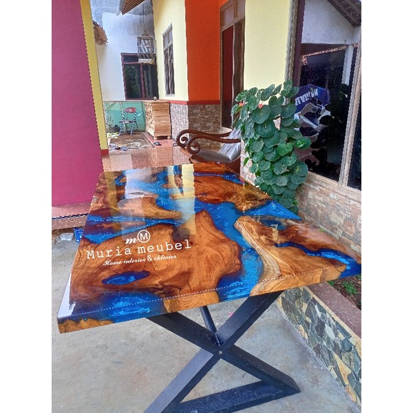 meja reazim rangka besi