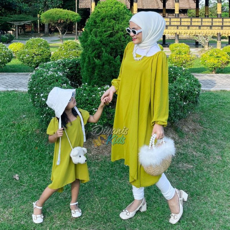 SIMPLE DRESS-Dress anak dan ibu bahan crincle airflow