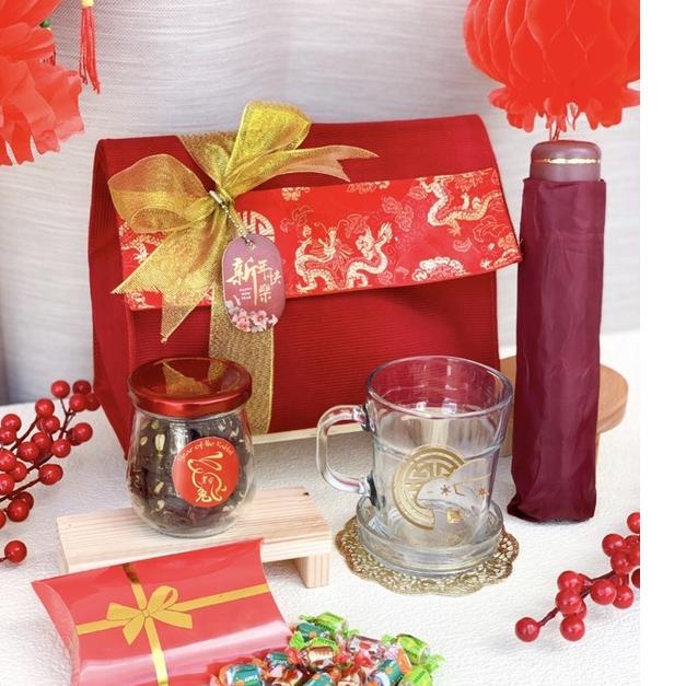 

▼ Hampers imlek//SHANGHAI A/Chinese new year hampers ☺