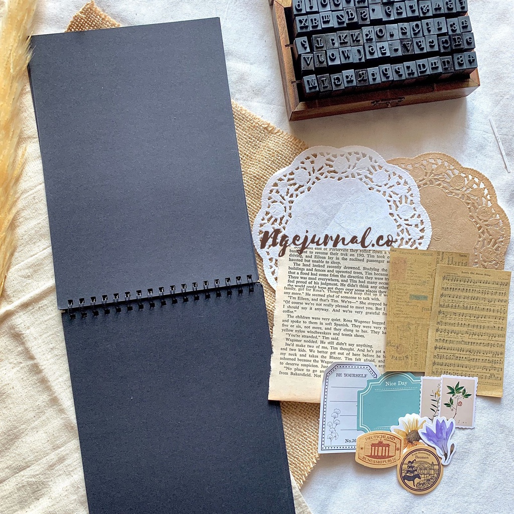 

RK SCRAPBOOK ALBUM BLACK A5/ ALBUM VINTAGE/ ALBUM FOTO AESTHETIC FREE SCRAPBOOK KIT