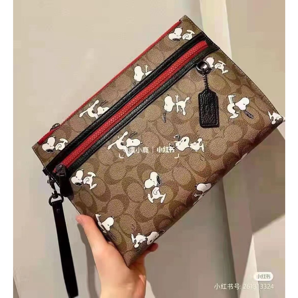 （Shopee live）5734-8 COACH  5734  Men's classic logo PEANUTS CARRYALL handbag armpit bag, Snoopy series  snb