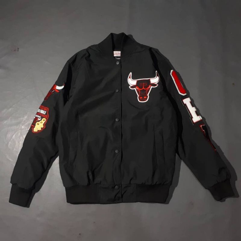 jaket bomber varsity Chicago Bulls