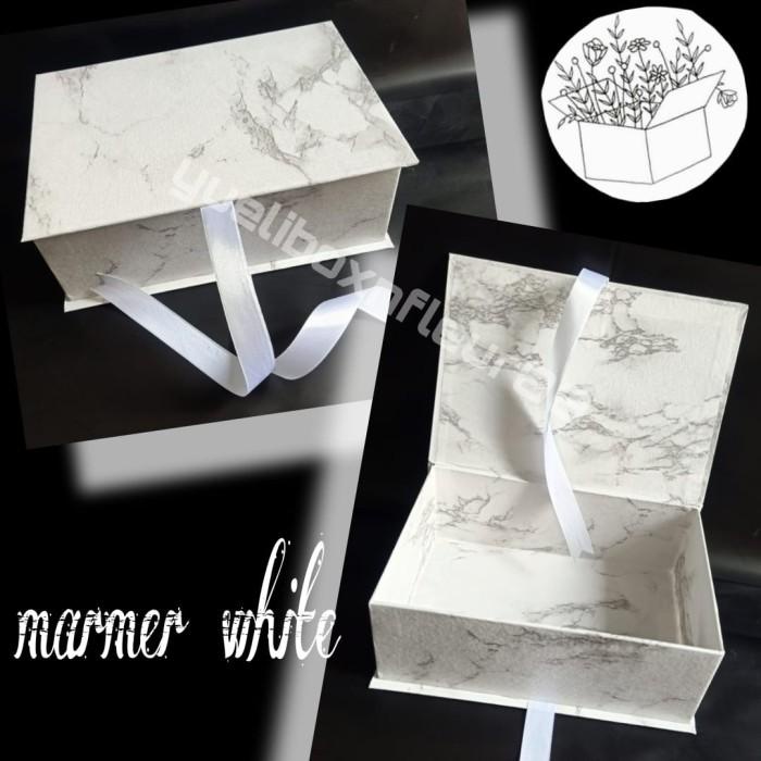 

Kotak Kado Gift Box Kotak Hadiah Box Exclusive Hampers - Black 037