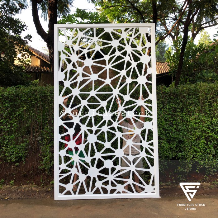 FR1 KAYU PARTISI SKETSEL RUANGAN MODERN TRANDING