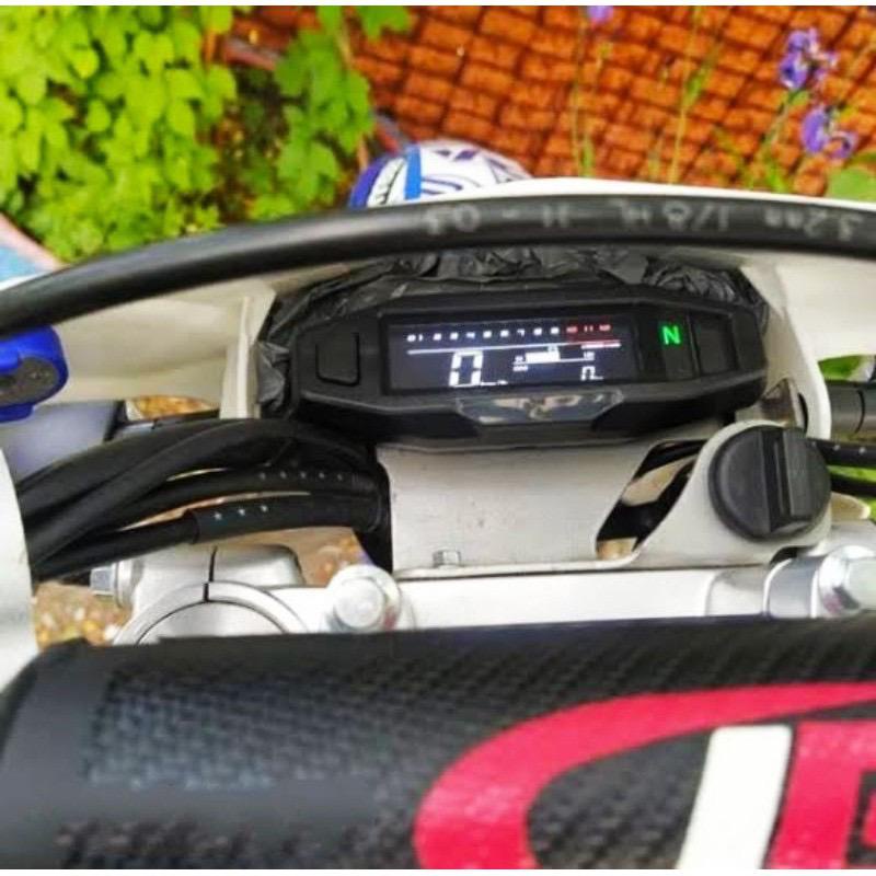 SPEDOMETER FULL DIGITAL REPLIKA KTM KOMPLIT SOKET DAN SENSOR KECEPATAN