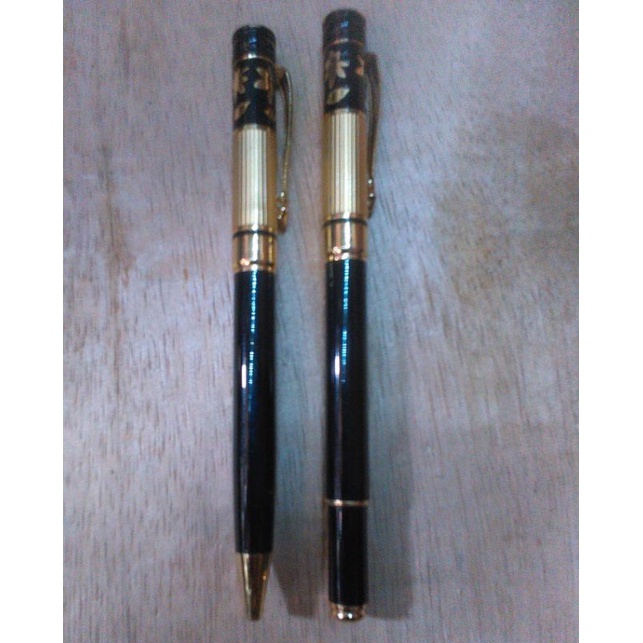 

Pulpen Exclusive Sepasang
