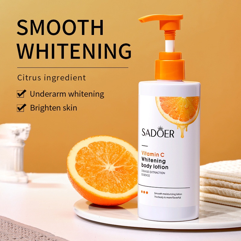 Brightening body lotion Lotion pemutih badan Bodi lotion 250ml Vitamin C pemutih badan, lotion memutihkan pelembab dan meremajakan kulit, Menghilangkan kusam kulit ,Hapus kulit Perchylokeratosis , Mencerahkan warna kulit, Meninggalkan harum lama