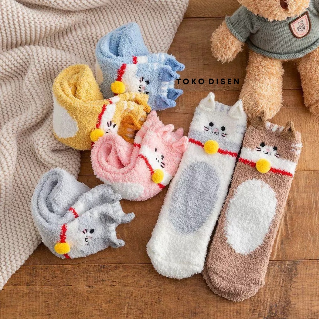 Kaos kaki wanita tidur motif kucing