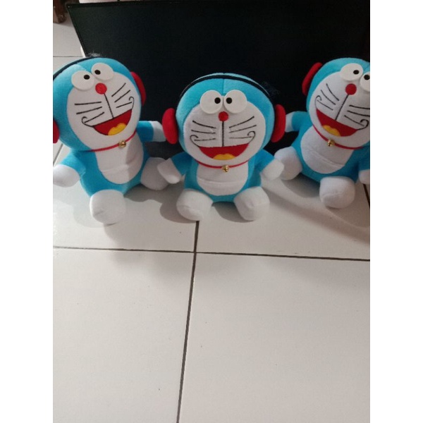 Boneka Doraemon/Boneka doraemon musik(walkmen) size S 35cm Boneka viral murah