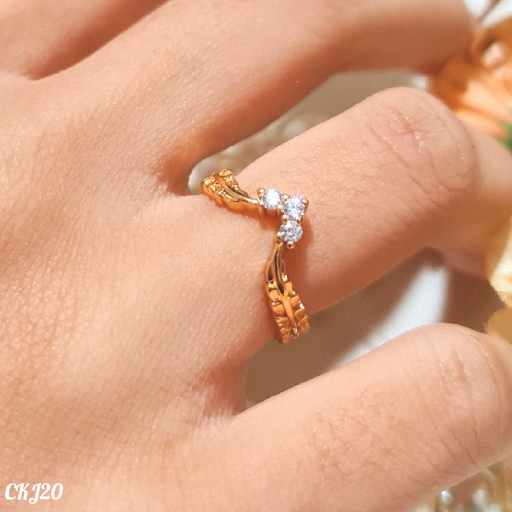 PGX Cincin Xuping Wanita Lapis Emas Aksesoris Perhiasan Fashion Premium - Z493