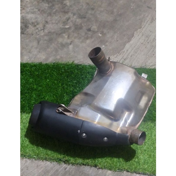 Knalpot Ducati Scrambler Sixty2 original copotan