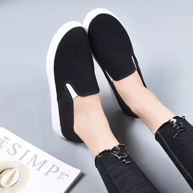 Sepatu Slip On Putih Pria Wanita Polos - Sepatu Selop Hitam Putih Polos Couple  - Sepatu Putih Cowok Cewek