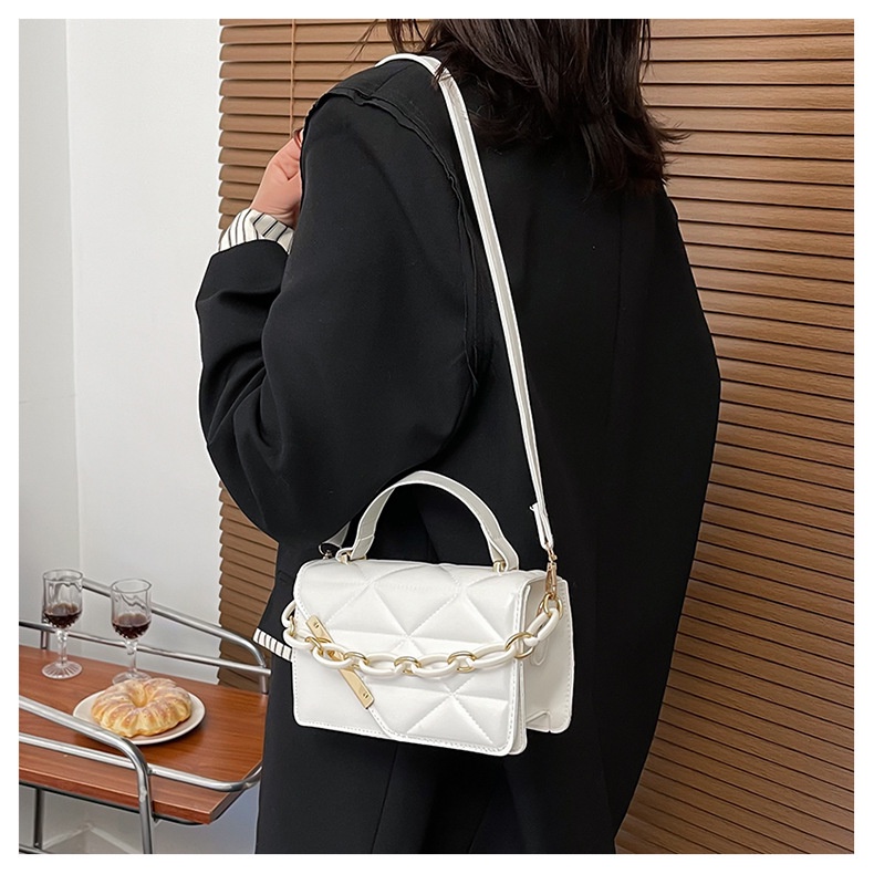 Tas Selempang Fashion Tas Versi Korea Simple Fang Bao Ling Chain Chain Shop Bag Cingles Tas Wanita bag  Sederhana Dan Serbaguna Retro Eropa Dan Amerika  Shoulder Bags