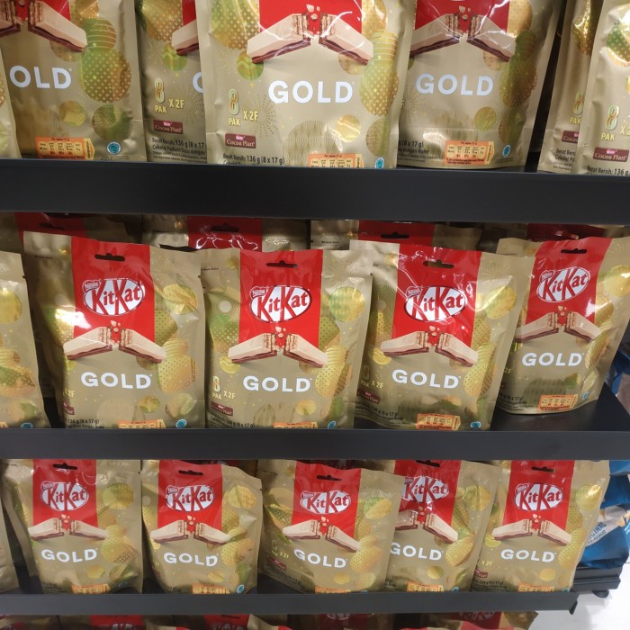 

Kit Kat Coklat paduan susu dengan Wafer 8 pack x 2f 136 gram