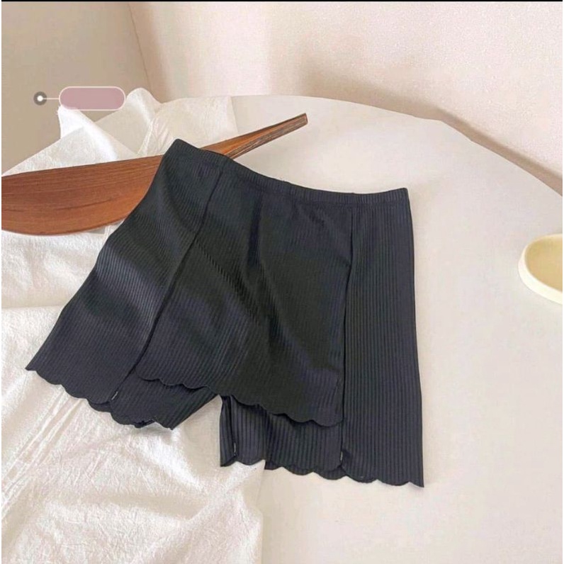 Celana Dalam Safety Short Pants Anti Nyeplak Untuk Pakai Rok/Dress