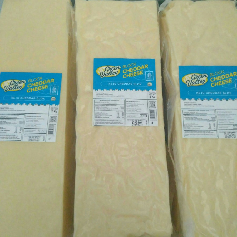 

Keju Blok Cheddar Green Valley 2 kg - Natural Cheese/Keju Asli