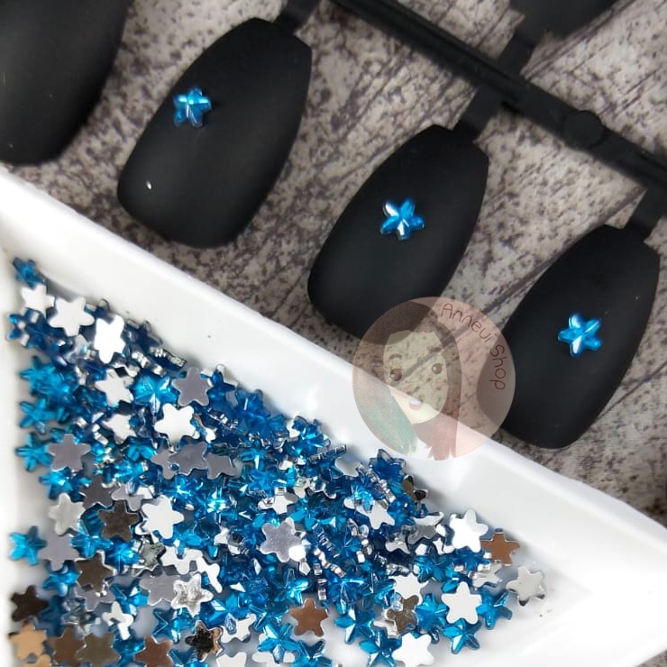 Heart Triangle Flower Star Rhinestone Henna Gems Bead Manik Blink Tasbih Diamond Make Up Nail Art Rhinestones Mutiara Kilap Craft Kosmetik Hiasan Kuku Eye Korean Make Up Handphone Decorations Wedding Party Cosplay Flat Back Gems Bead Diamond Swarovs