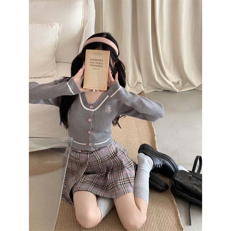 Red Gaya Korea Desain Rasa Niche Tanda Pangkat Bordir Sweater Wol Wanita 2022 Musim Gugur dan Musim Dingin Cardigan Sweater Lengan Panjang Jaket Trendi