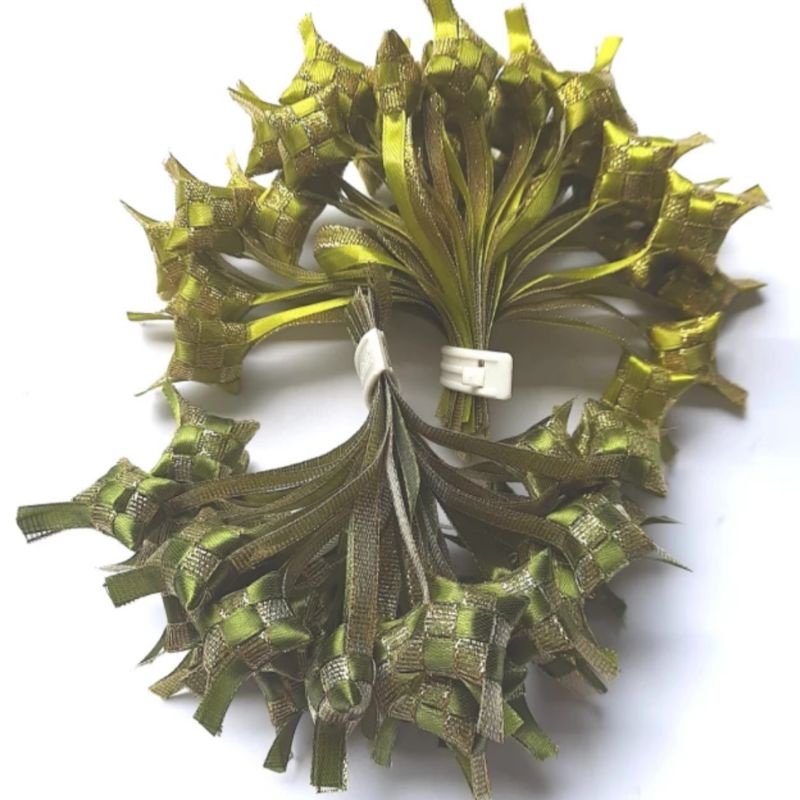 

Ketupat Hiasan Hampers Idul Fitri Lebaran Hijau Lumut Emas Mini