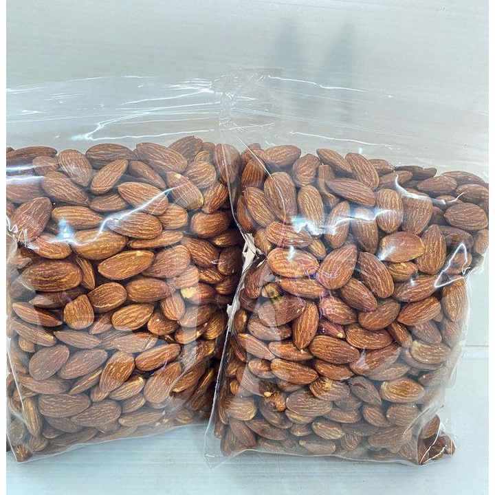 

Kacang Almond