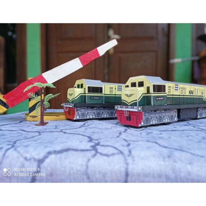 FLASH SALE MINIATUR KERETA API LOKOMOTIF SERI CC 201 45(LIVERY VINTAGE) TERLARIS