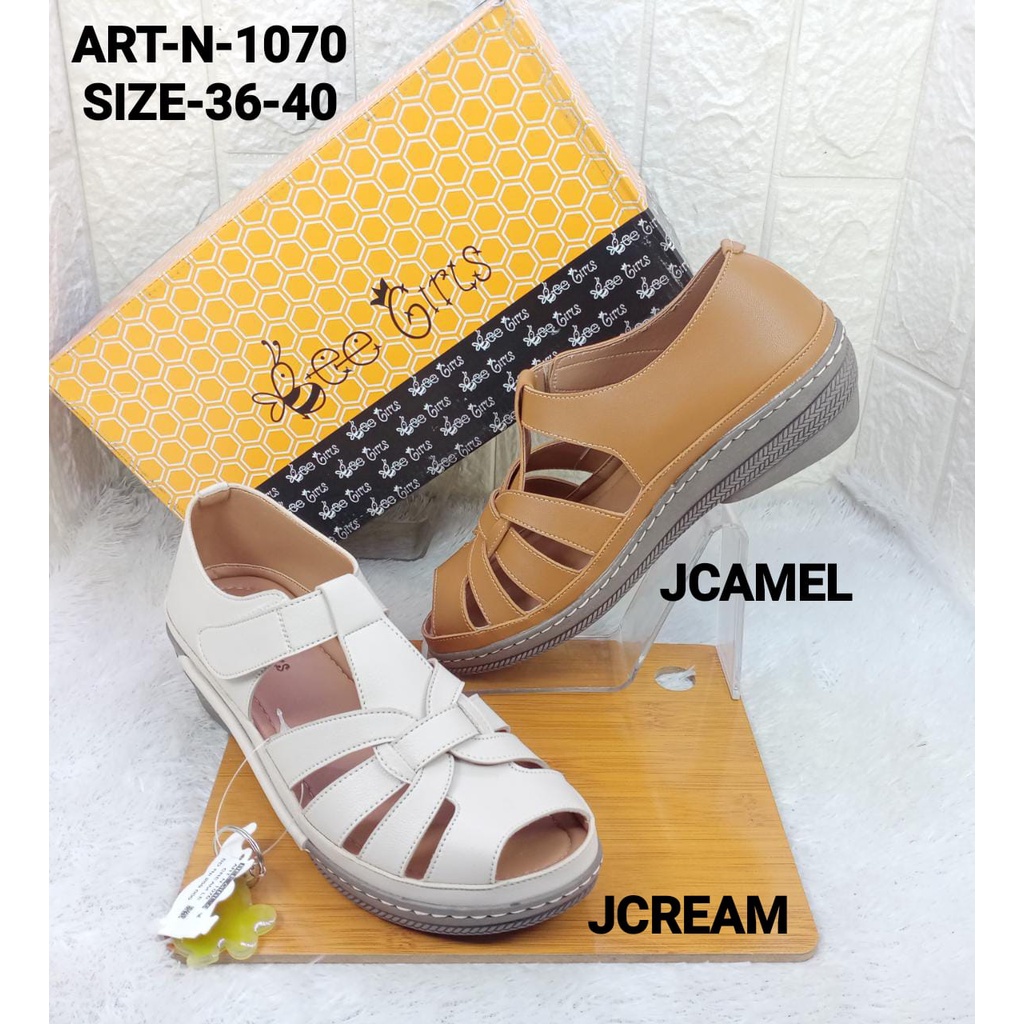 sepatu tali nyaman bee girls 1070